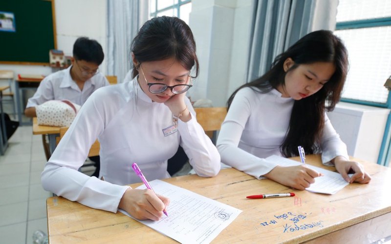 tranh-sai-lam-bi-quyet-on-thi-toan-dai-hoc-toi-uu-tu-thu-khoa-voluyendinhphong-org-46-3
